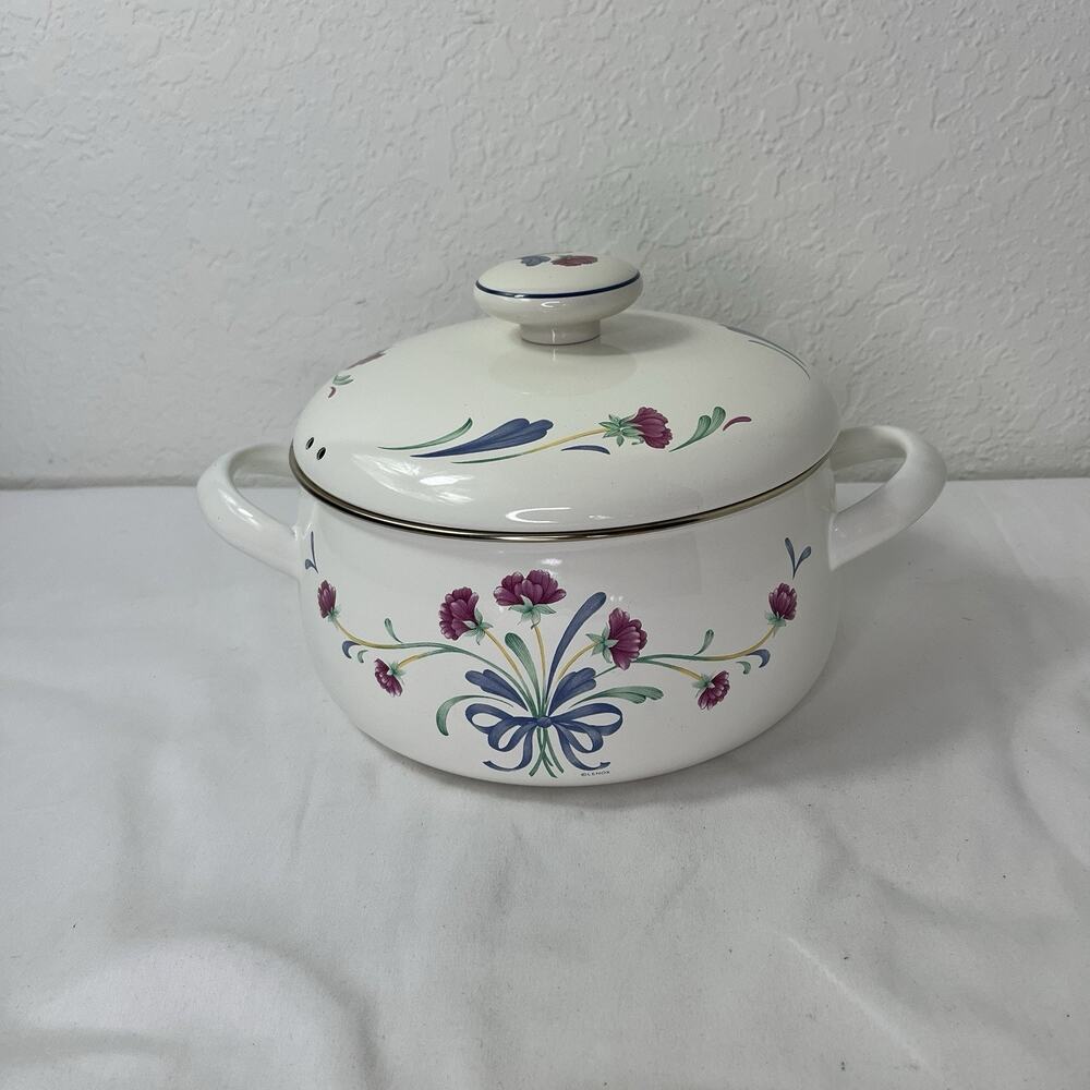Lenox Poppies on blue Enamel 3 quart Pot with lid, cottage, retro, farm house